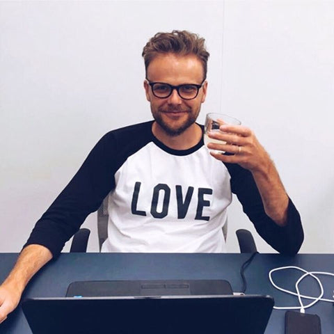 PEACE Unisex T-shirt Grey / Red