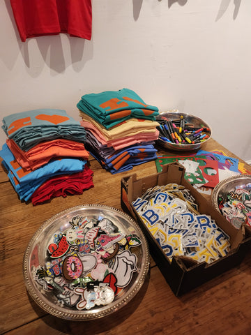 T-SHIRT CUSTOMISING KIT