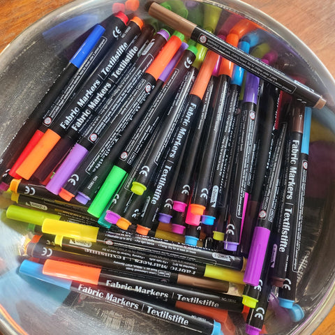 T-SHIRT CUSTOMISING KIT