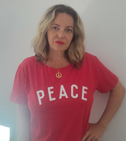 Molly in Peace Tee Red